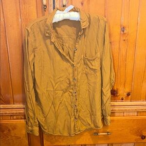 Lightweight Button-Up Shirt in Mustard